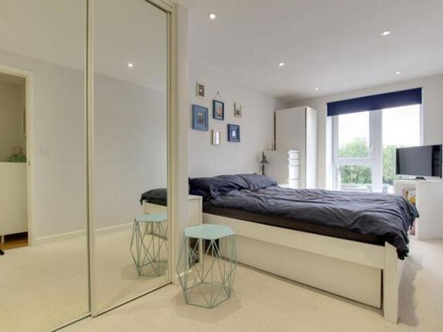 Apartment for sale in Wickford