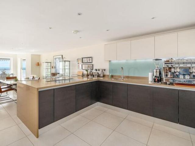 Apartment for sale in Worthing, West Sussex