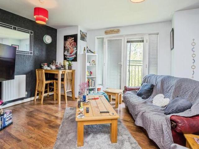 Apartment for sale in Tanyfron, Wales