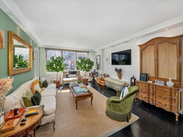 Apartment for sale in Arverne, New York
