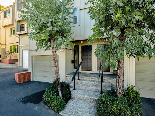 Apartment for sale in Novato, Marin County