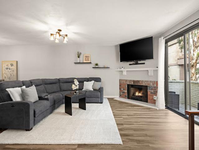 Apartment for sale in Lake Balboa Neighborhood Council District, Canoga Park