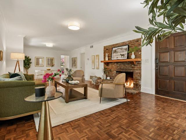 Apartment for sale in Canoga Park, California