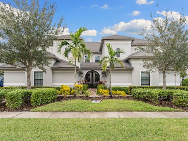 Apartment for sale in Naples, Florida