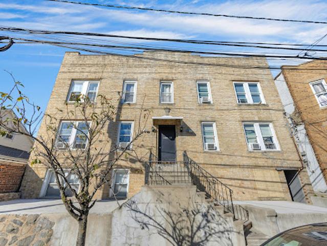 Apartment for sale in Hudson, New Jersey