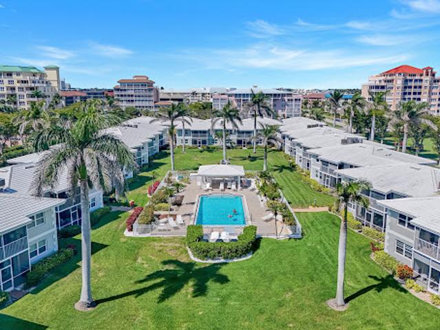 Apartment for sale in Marco Island