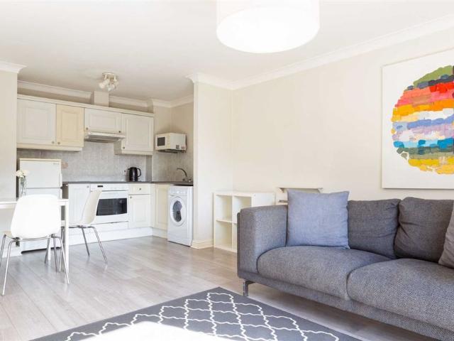 Apartment to rent in Bluebell, North Tipperary