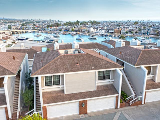 Apartment for sale in Newport Beach, California