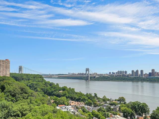 Apartment for sale in Fort Lee, New Jersey