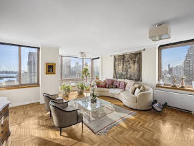 Apartment for sale in Arverne, New York