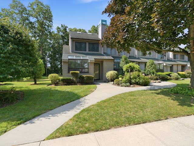 Apartment for sale in Bohemia, New York