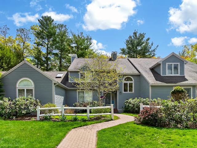 Apartment for sale in Acton, Massachusetts