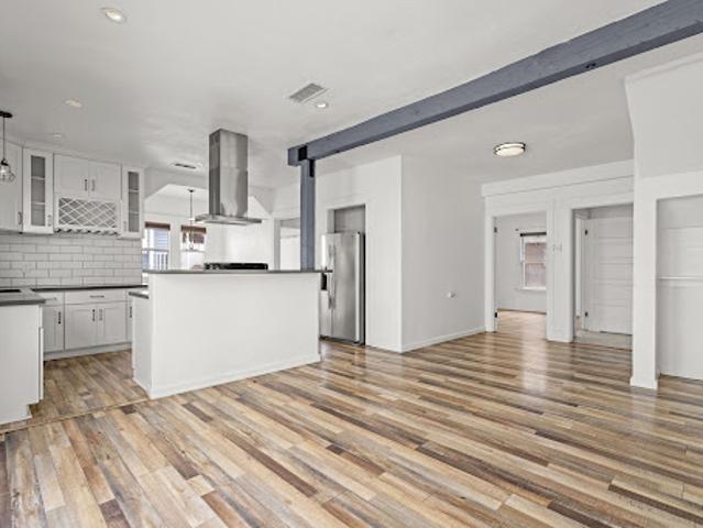 Apartment for sale in Long Beach, California