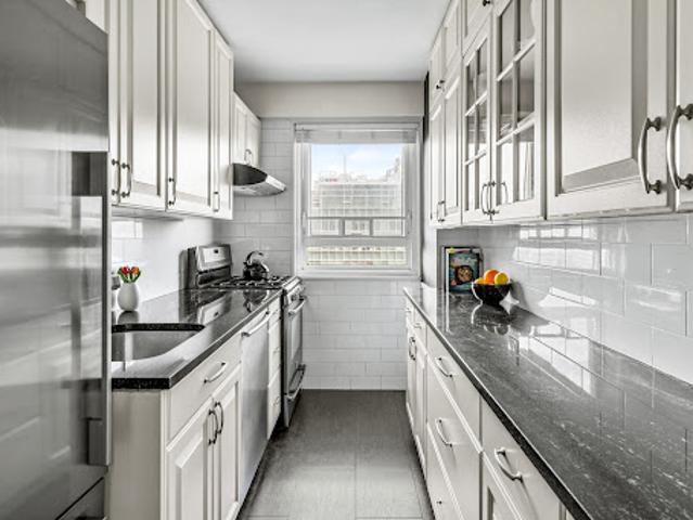 Apartment for sale in Arverne, New York