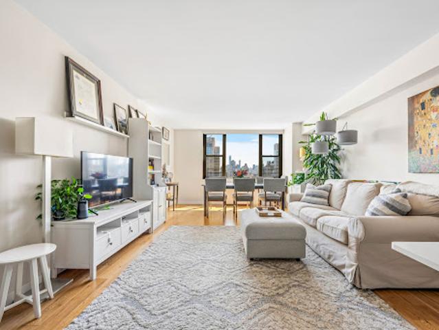 Apartment for sale in Arverne, New York