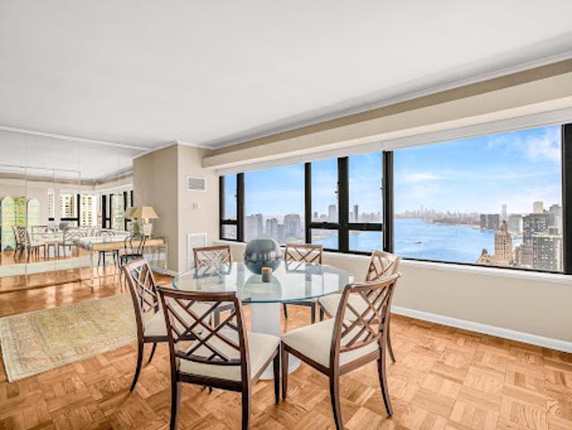 Apartment for rent in Arverne, New York