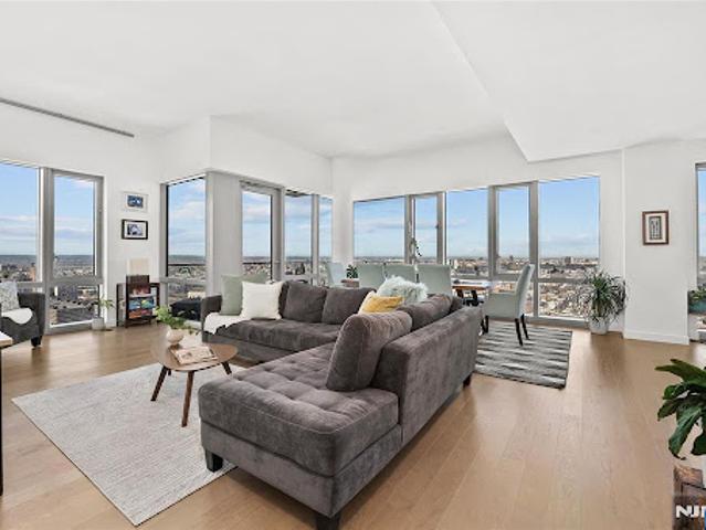 Apartment for sale in Hudson, New Jersey