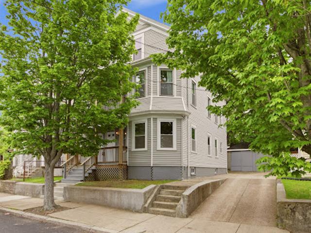 Apartment for sale in Pawtucket, Rhode Island