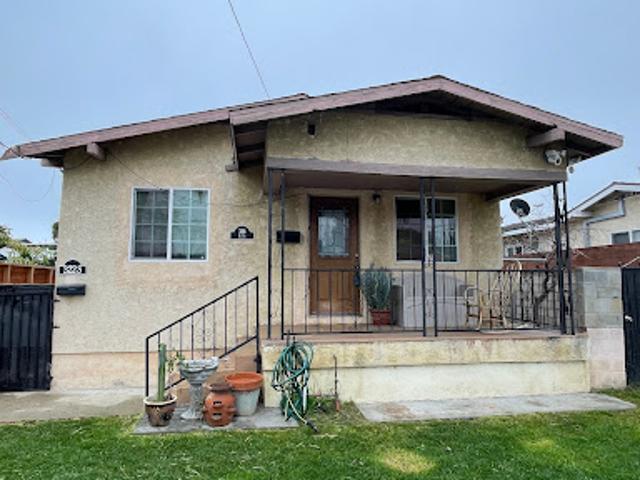 Apartment for sale in Canoga Park, California