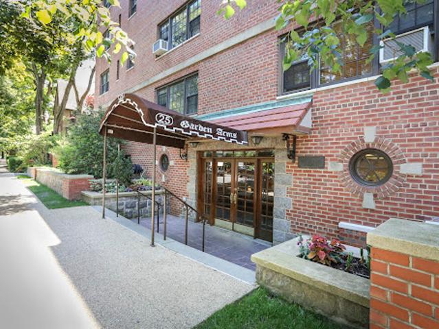 Apartment for sale in Queens, Arverne