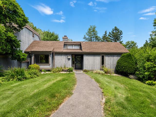 Apartment for sale in Southbury, Connecticut