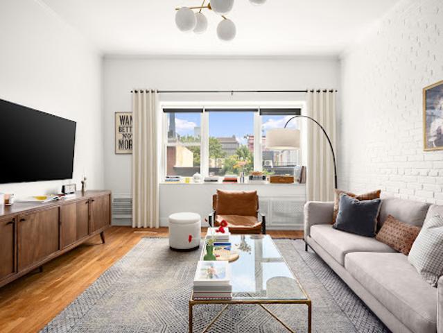 Apartment for sale in Arverne, New York
