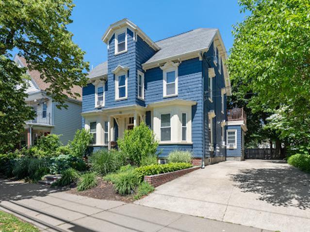 Apartment for sale in Arlington, Massachusetts