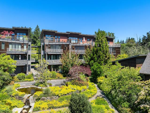 Apartment for sale in Bainbridge Island, Washington
