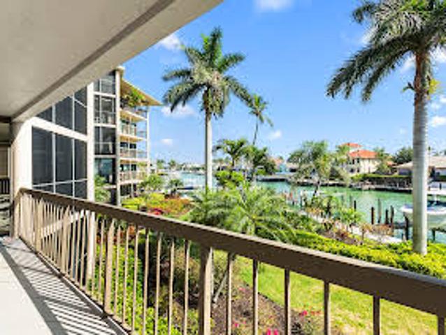 Apartment for sale in Marco Island