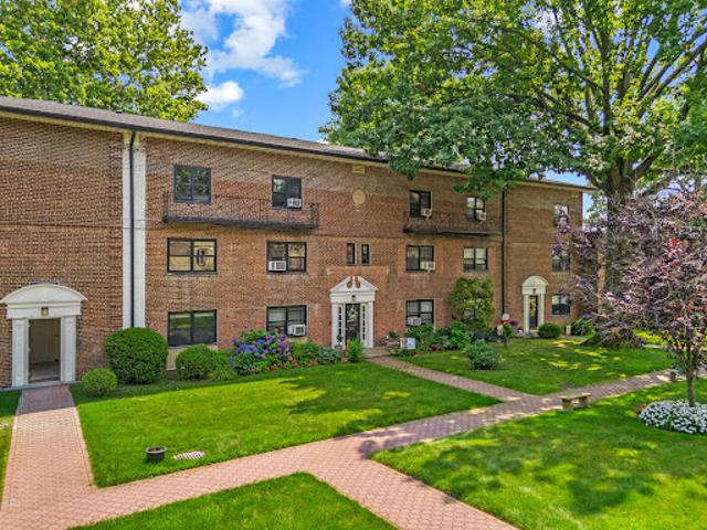 Apartment for sale in Eastchester, New York