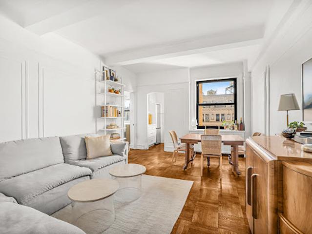 Apartment for sale in Arverne, New York