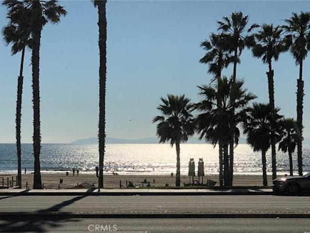 Apartment for sale in Huntington Beach, Orange County