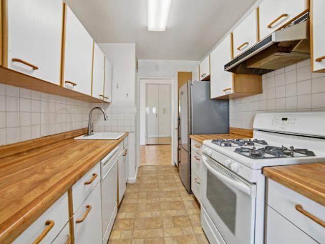 Apartment for sale in Queens, Arverne