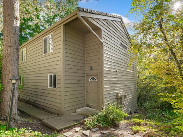 Apartment for sale in Lake Oswego