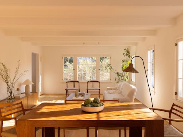 Apartment for sale in Canoga Park, California
