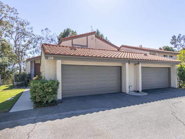 Apartment for sale in Canoga Park, California