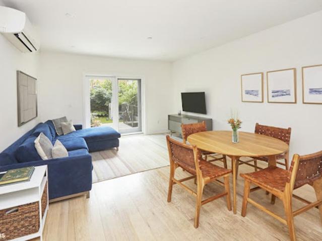 Apartment for sale in Arverne, New York