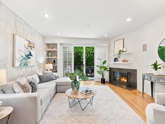 Apartment for sale in Santa Monica, California