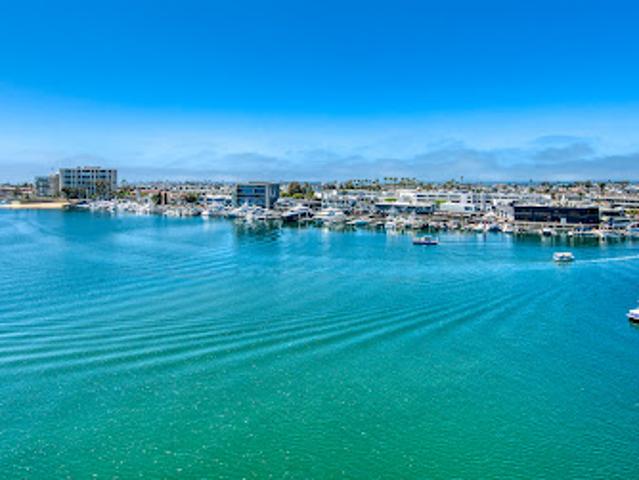 Apartment for sale in Corona Del Mar, California