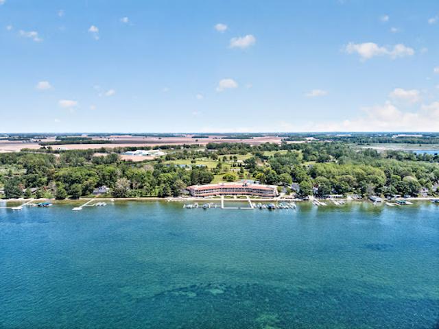 Apartment for sale in Syracuse, Indiana