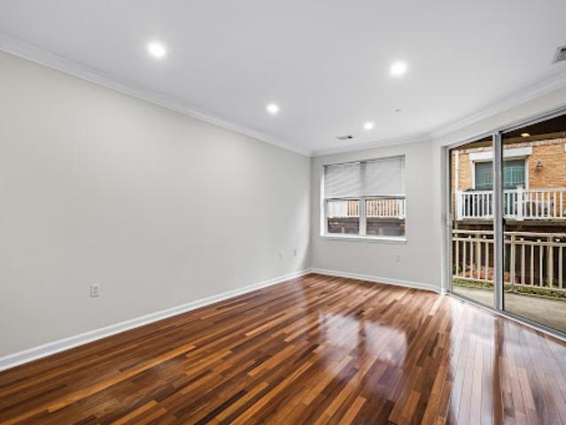 Apartment for sale in Gibsonton, Maryland