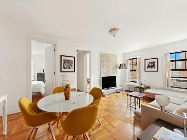 Apartment for sale in Arverne, New York