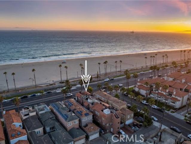 Apartment for sale in Huntington Beach, California