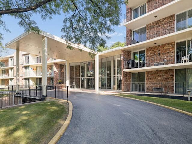 Apartment for sale in Lombard, Illinois