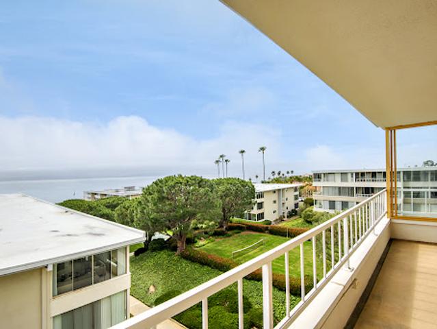 Apartment for sale in Rancho Palos Verdes, California