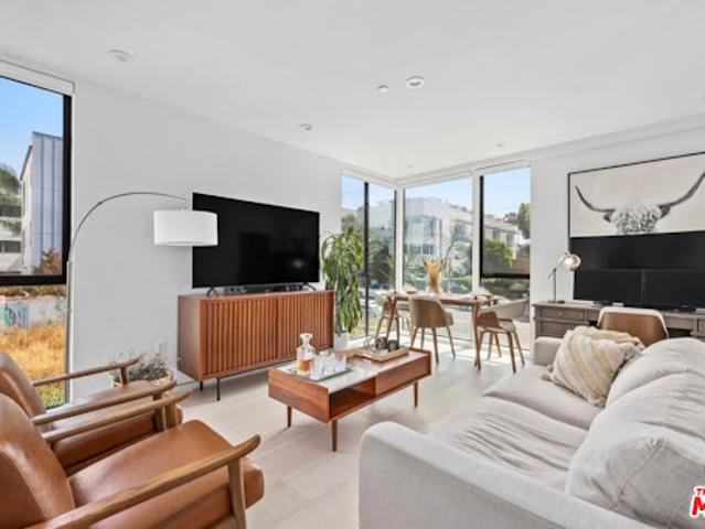 Apartment for sale in Los Angeles, California