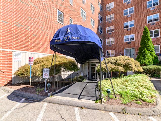 Apartment for sale in Stamford, Western Connecticut Planning Region