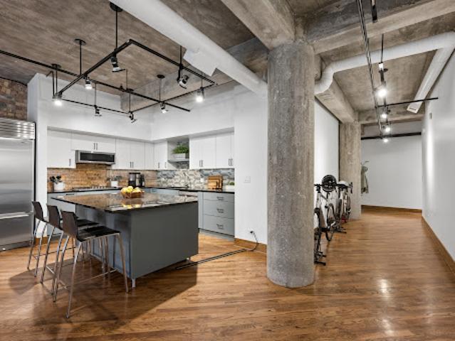 Apartment for sale in Evanston, Illinois