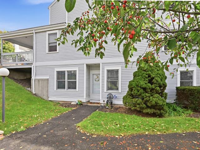 Apartment for sale in Danbury, Western Connecticut Planning Region