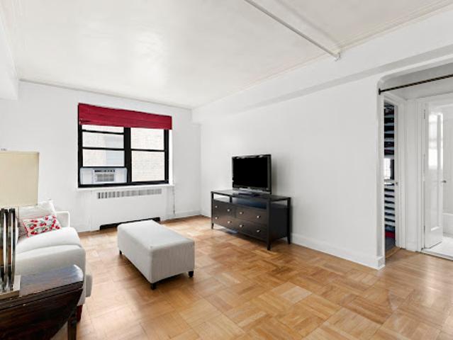 Apartment for sale in Arverne, New York